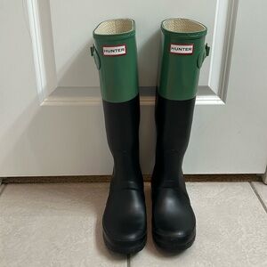 Hunter Women’s original Tall Green Rain boots